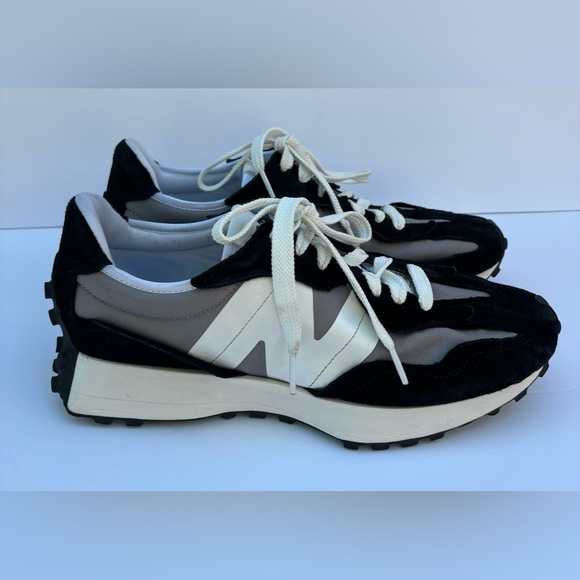 NEW BALANCE 327 Black/Shadow Grey Shoes Men’s - Picture 4 of 11